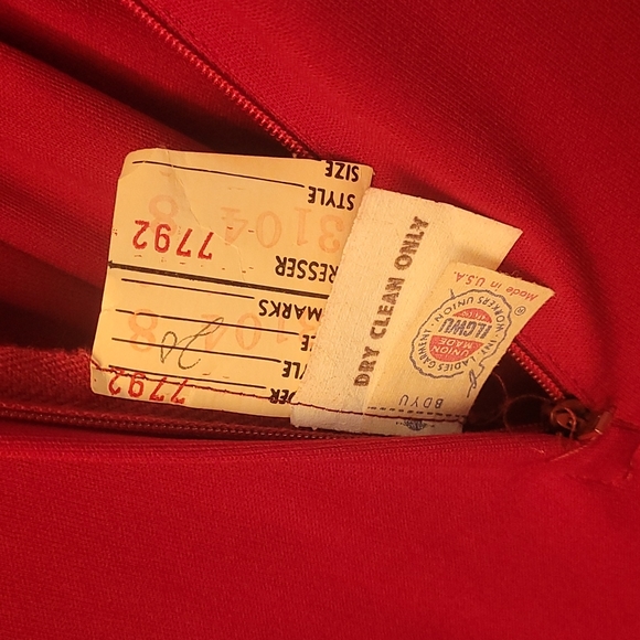 Fabulous 1970s International Ladies Garment Workers Union Vintage Deep Red Dress - Picture 9 of 17